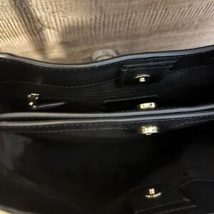 Kate Spade handbag (like new) black. Can be shoulder or crossbody.